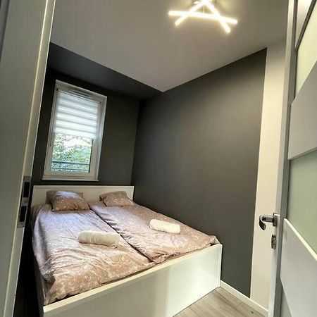 New Apartment - Near Sky Tower - 4 People - New Building - Lift Wrocław Buitenkant foto