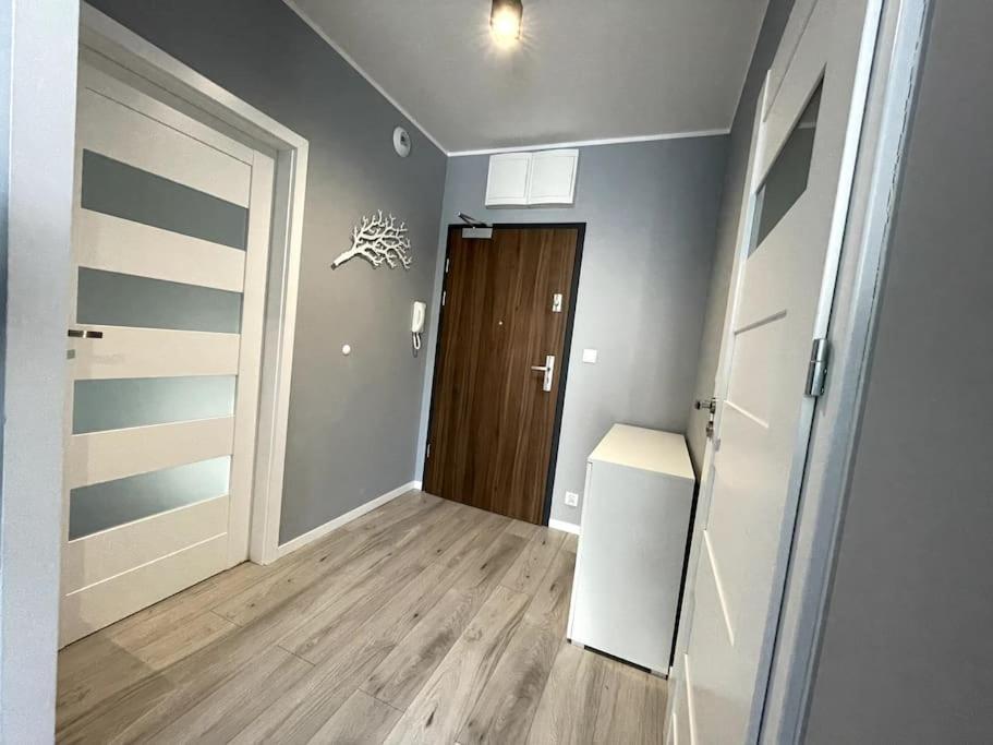New Apartment - Near Sky Tower - 4 People - New Building - Lift Wrocław Buitenkant foto