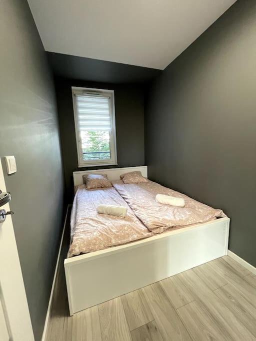 New Apartment - Near Sky Tower - 4 People - New Building - Lift Wrocław Buitenkant foto
